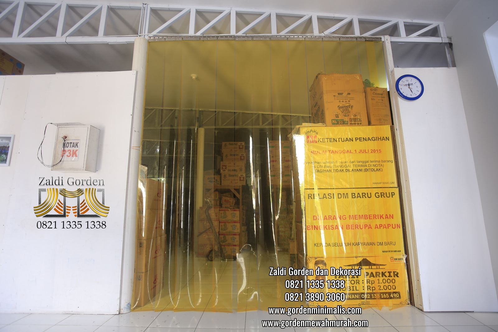 Tirai Plastik Transparan Anti serangga warna orange untuk pintu pembatas gudang restoran supermaket rumah sakit (2)