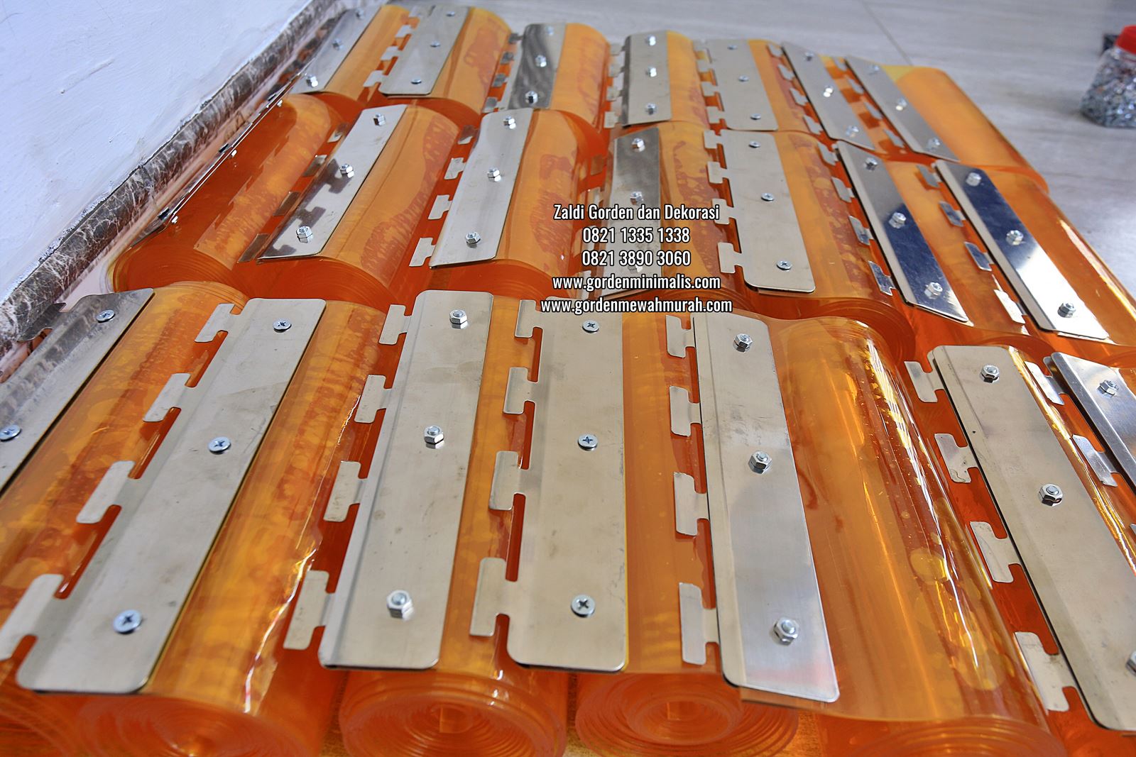 Tirai Gorden Plastik PVC Transparan Untuk penyekat ruangan anti serangga pintu gudang pabrik industri (2)